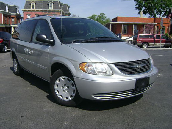Kisbusz kölcsönzés Chrysler Town Country Kisbusz kölcsönzés Chrysler Town Country